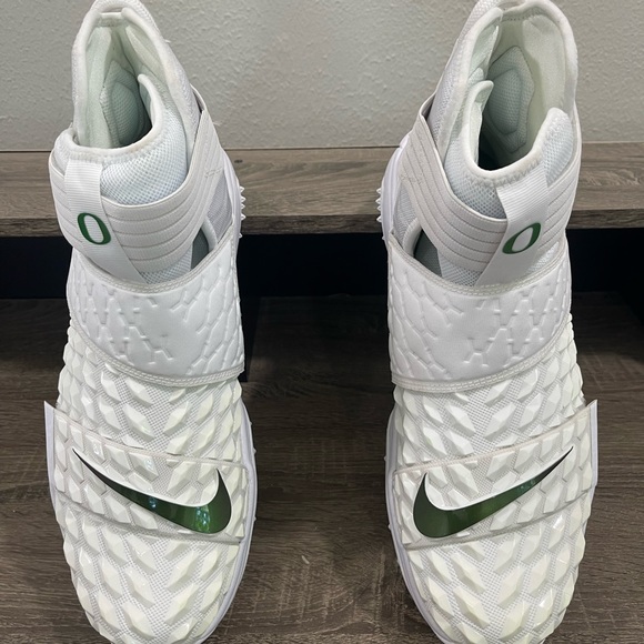 RARE Oregon Ducks Nike Force Savage Elite Shark Football Cleats Men’s main image 7